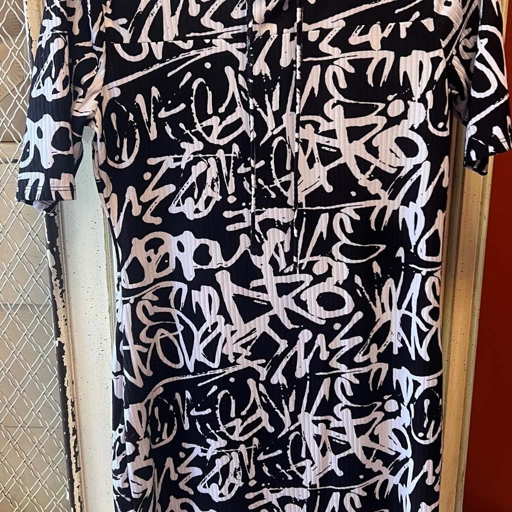 Stylish Black and White Graphic Mini Dress